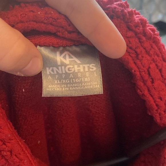 I’m selling a used red Indiana sweater. It is an XL in women’s. - Picture 4 of 4